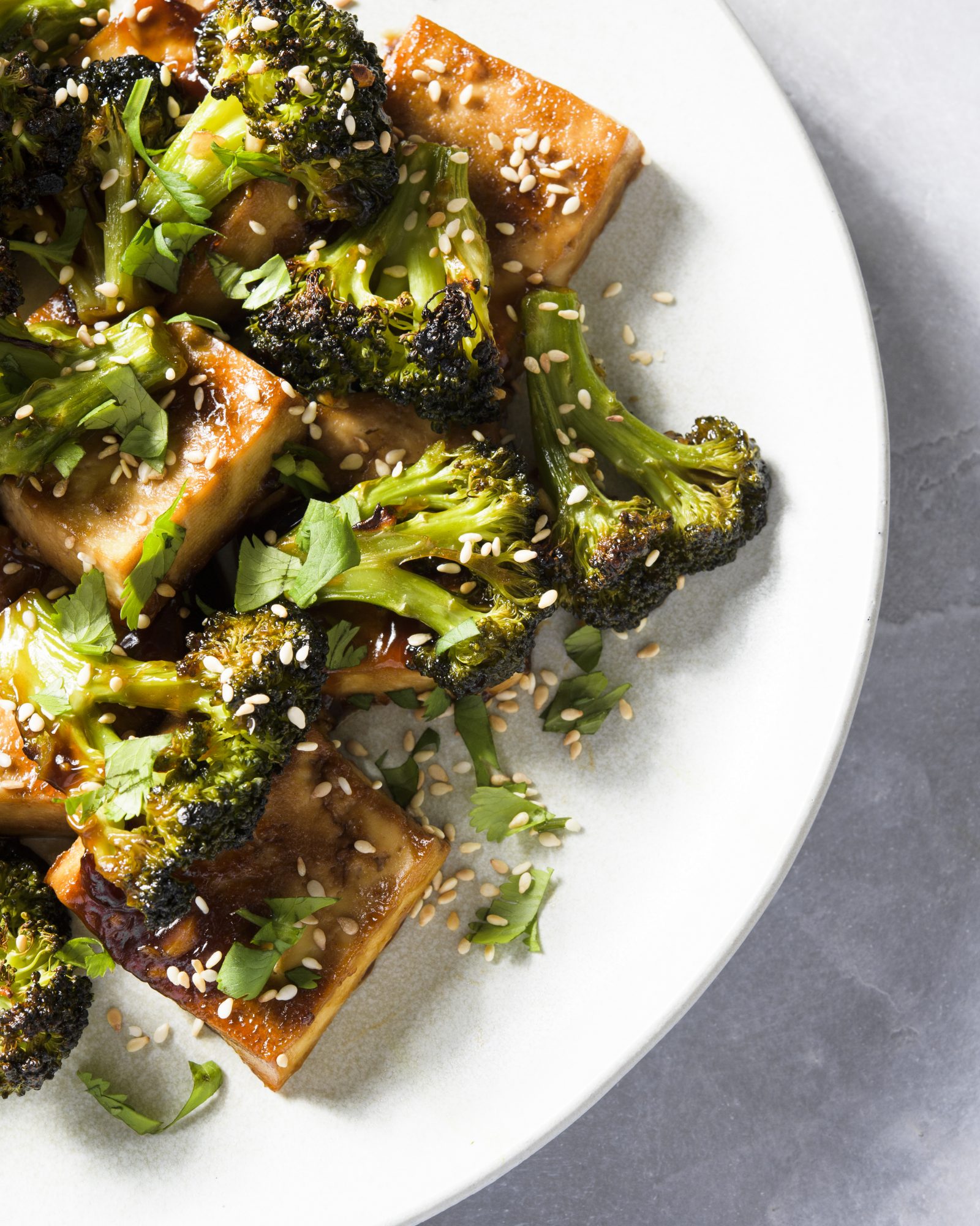 Hoisin broccoli tofu traybake v