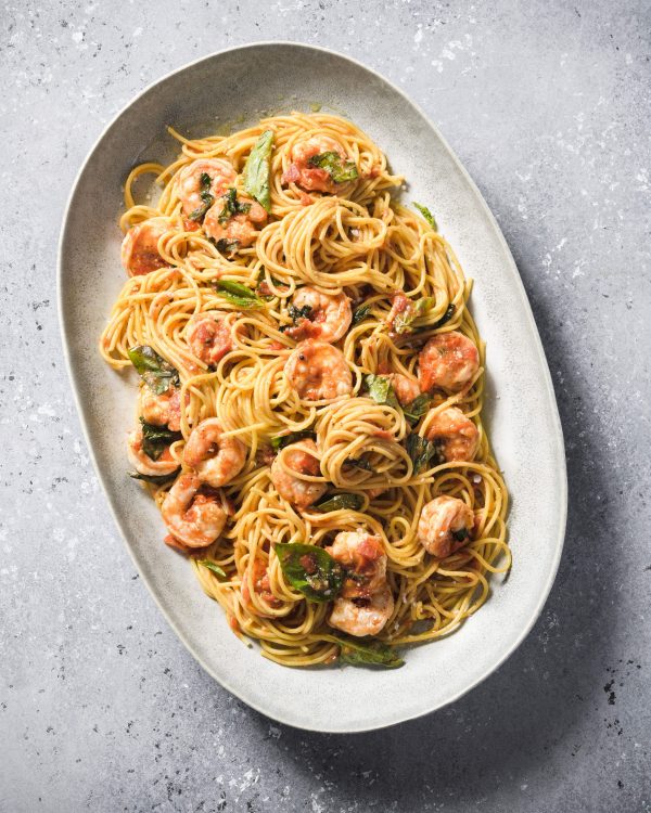 Spaghetti with Shrimp, Tomatoes and White Wine