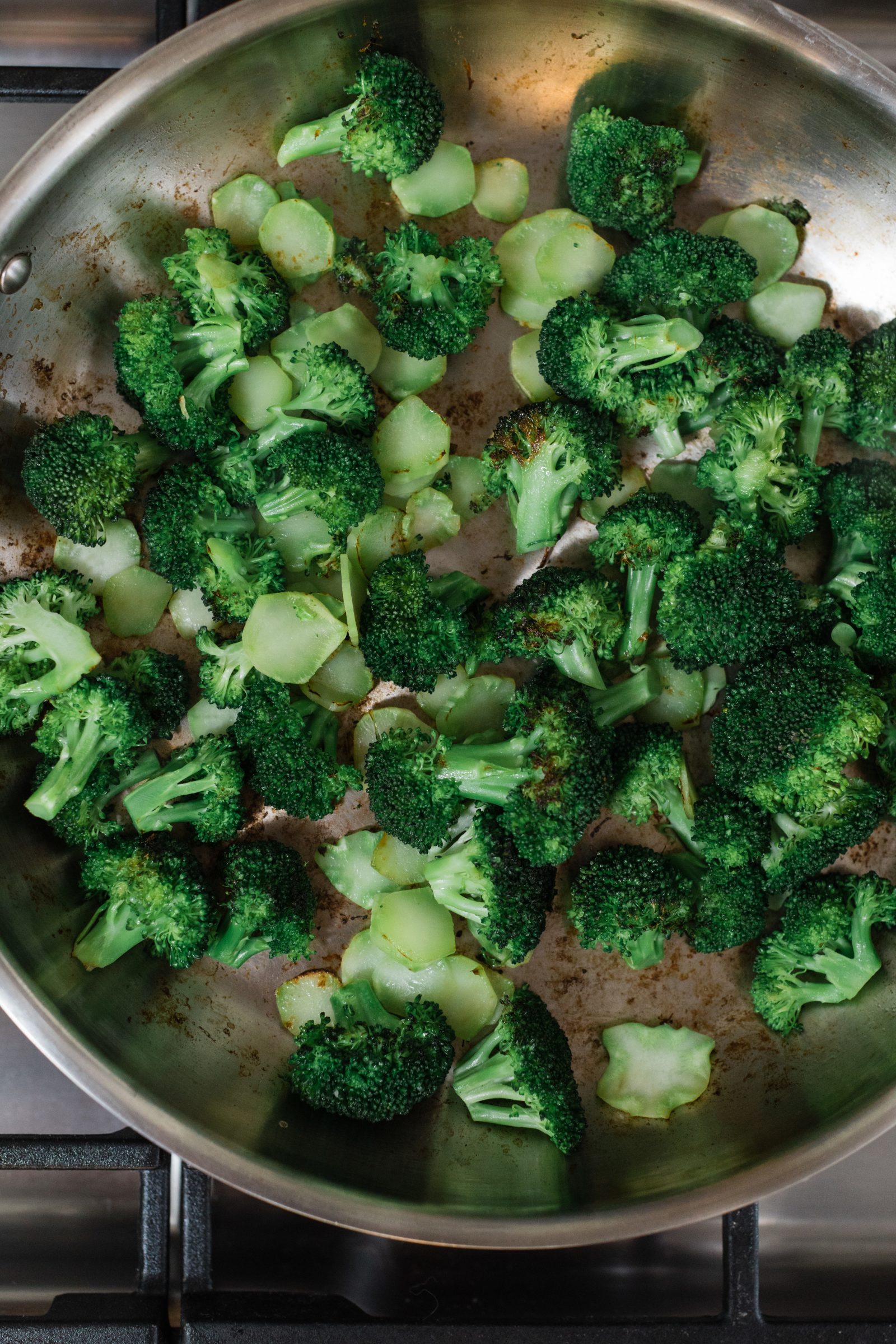 Stir-Fried Broccoli with Sichuan Peppercorns Step2