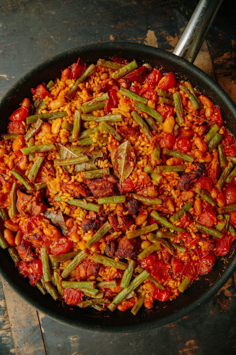 chicken-bean-paella-valencia-spain-dinner-rice